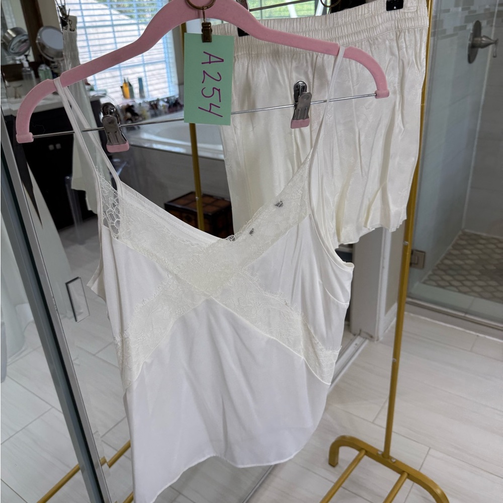 Victoria's Secret White Lace Shorts & Unbranded Satin top Sleepwear Set (A254)